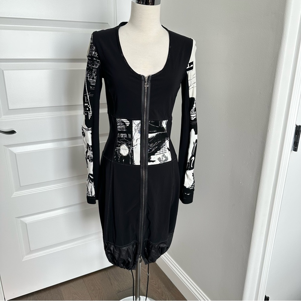 Chic Black and White Long Sleeve Dress